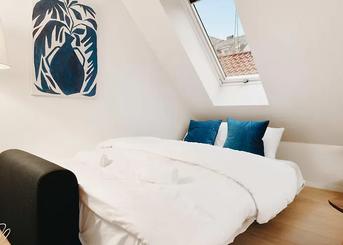 200m To Torgalmenningen & 20 Sqm Terrace Apartment *